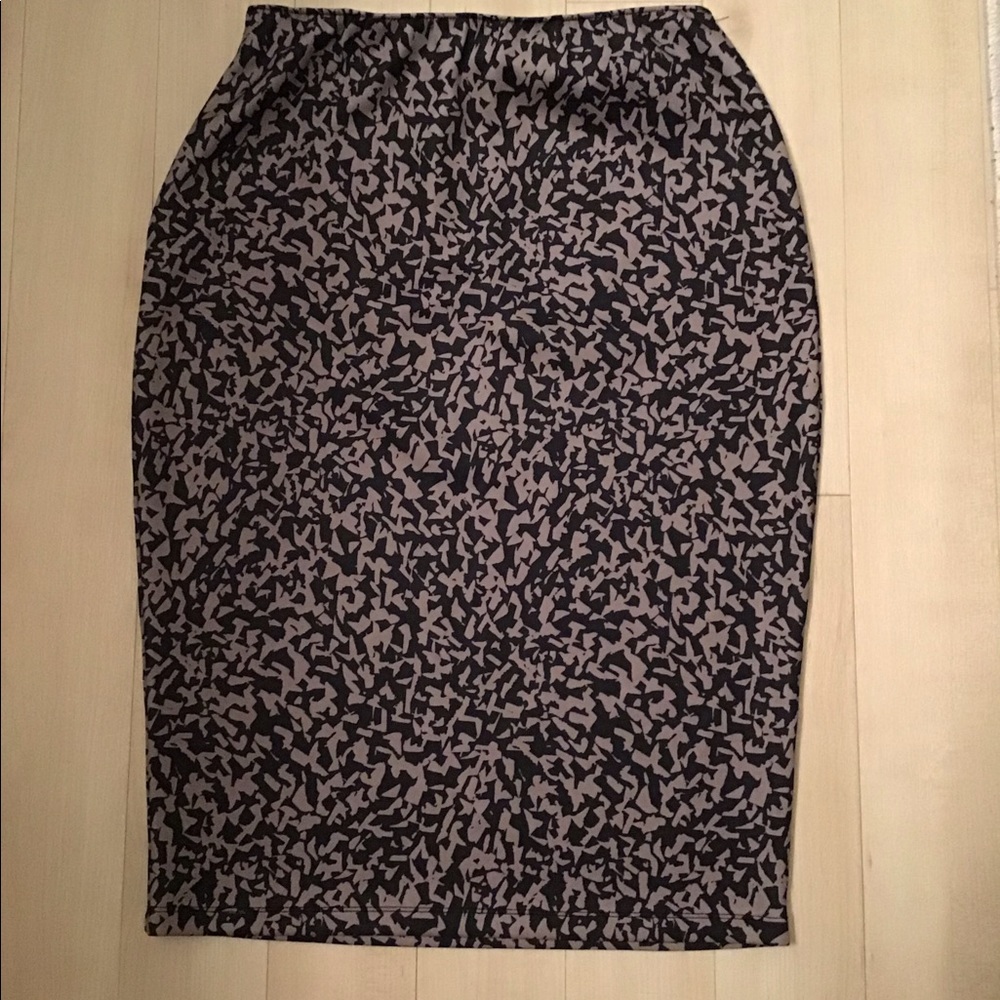 APT9 pencil skirt, size L